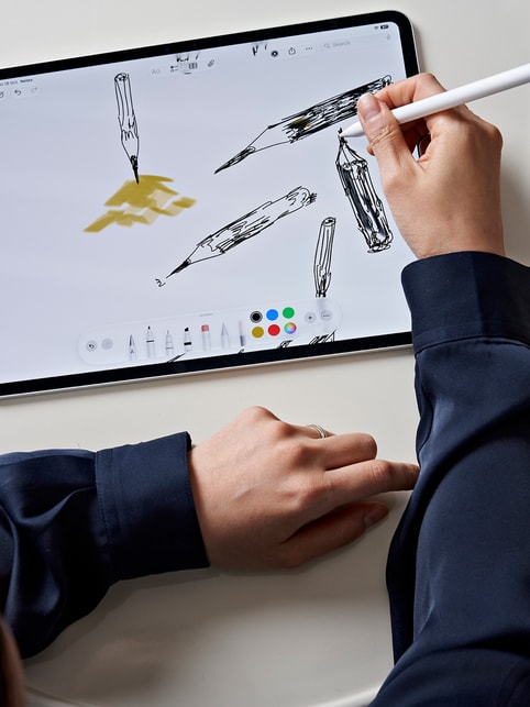 iPad ProとApple Pencilを使って「New Form」の制作を行うYoonjeong Lee氏